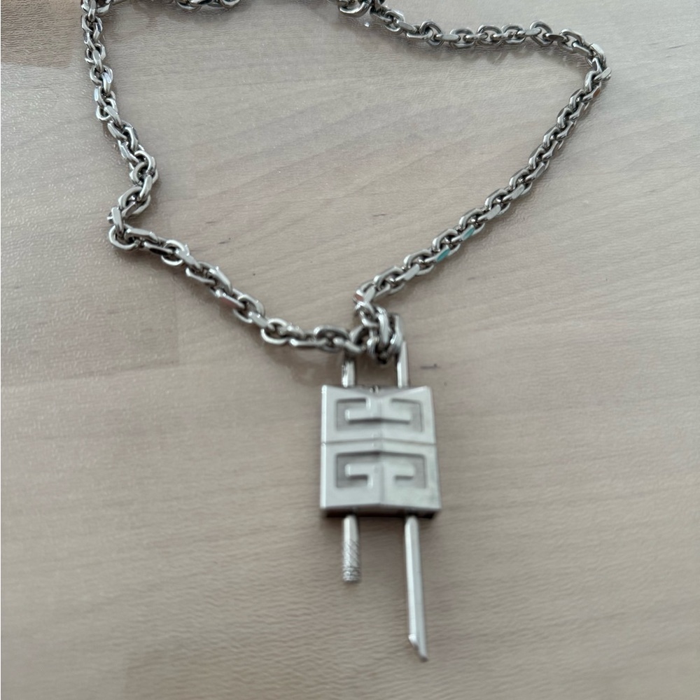 Silver Givenchy lock Pendant Necklace